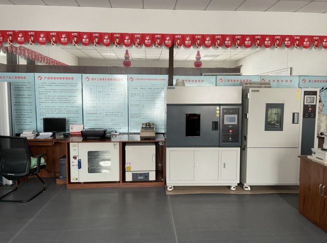 重磅！2025 板材十大品牌发布鹏鸿木业以口碑与实力双登榜