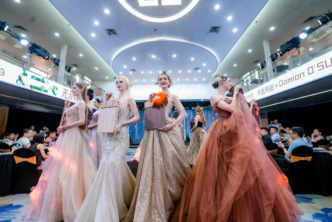 无醛底色 有颜未来：万华禾香“芮铂”系列设计师联名新品耀世首发(图7)