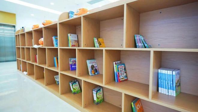 新学期新书包！西安市儿童福利院获赠首座0醛爱心图书室(图3)