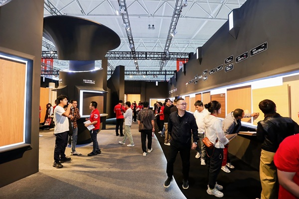 双奖加冕 荣耀全城 鹏鸿2025临沂木博会“双冠王”实至名归！(图4)