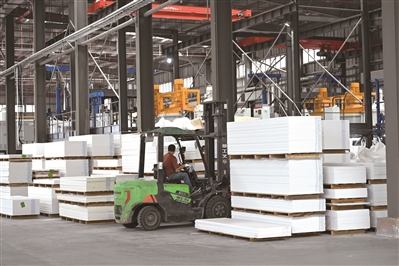 北海：乌家产业园石英石板材项目进展顺利(图2)