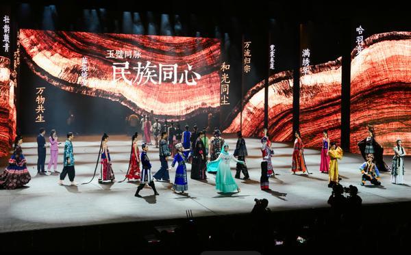 纹艺觉醒 木源新篇：千年舟临沂发布会解码大家居产业“破局之道”(图2)