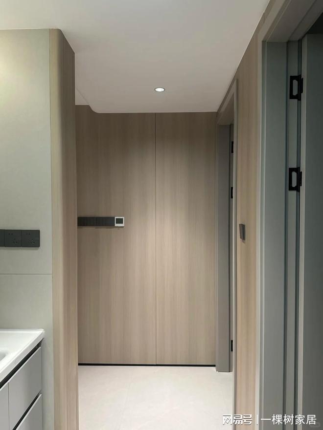 盛万霆全屋定制整装：简约美学触手可及！(图2)