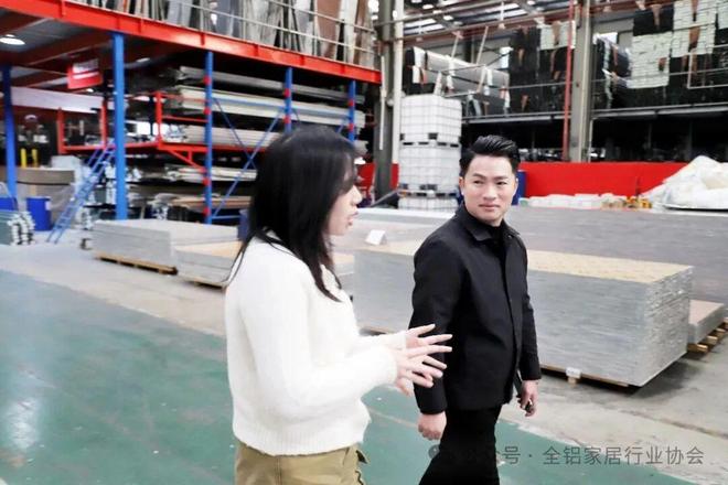 铝蜂窝板材！柜先生打通铝卷原料到颜色、蜂窝芯、复合等各个环节(图6)