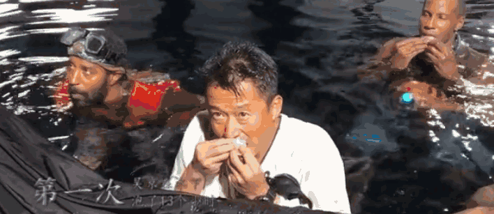 「战狼2」燃爆了！他用生命诠释了铁血硬汉却只为一人甘心服软！(图5)