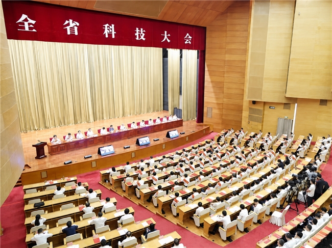 首创先河！新港牵头国家研发项目获板材行业首个省部级科技进步一等奖